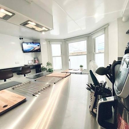 Apt 03 Beachside Beauty Central Studio Steps From Cafes Brighton Bagian luar foto
