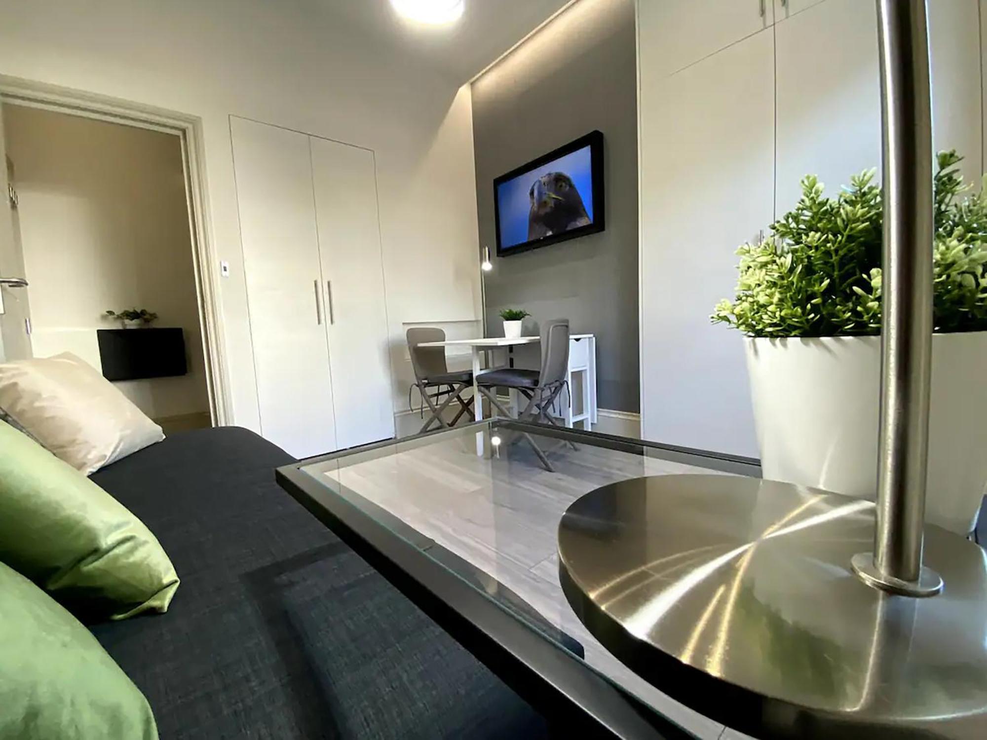 Apt 03 Beachside Beauty Central Studio Steps From Cafes Brighton Bagian luar foto