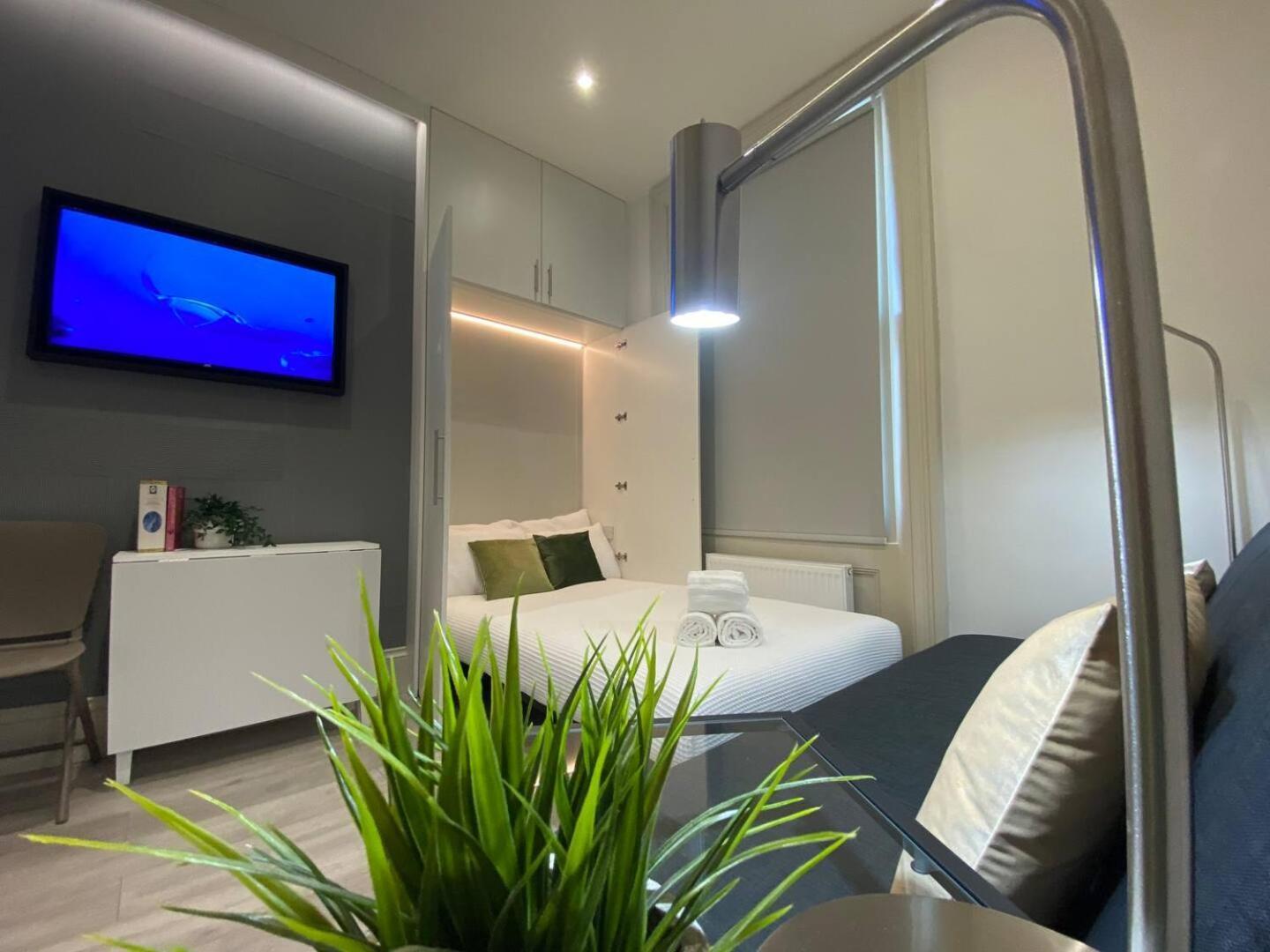 Apt 03 Beachside Beauty Central Studio Steps From Cafes Brighton Bagian luar foto
