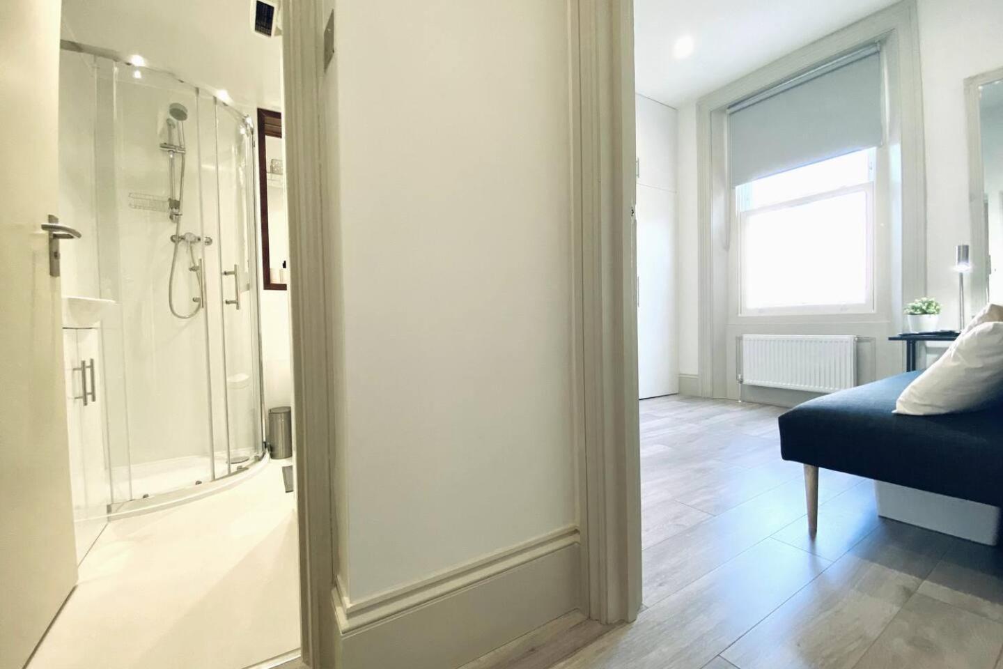 Apt 03 Beachside Beauty Central Studio Steps From Cafes Brighton Bagian luar foto