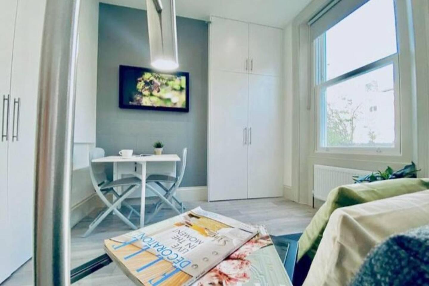 Apt 03 Beachside Beauty Central Studio Steps From Cafes Brighton Bagian luar foto