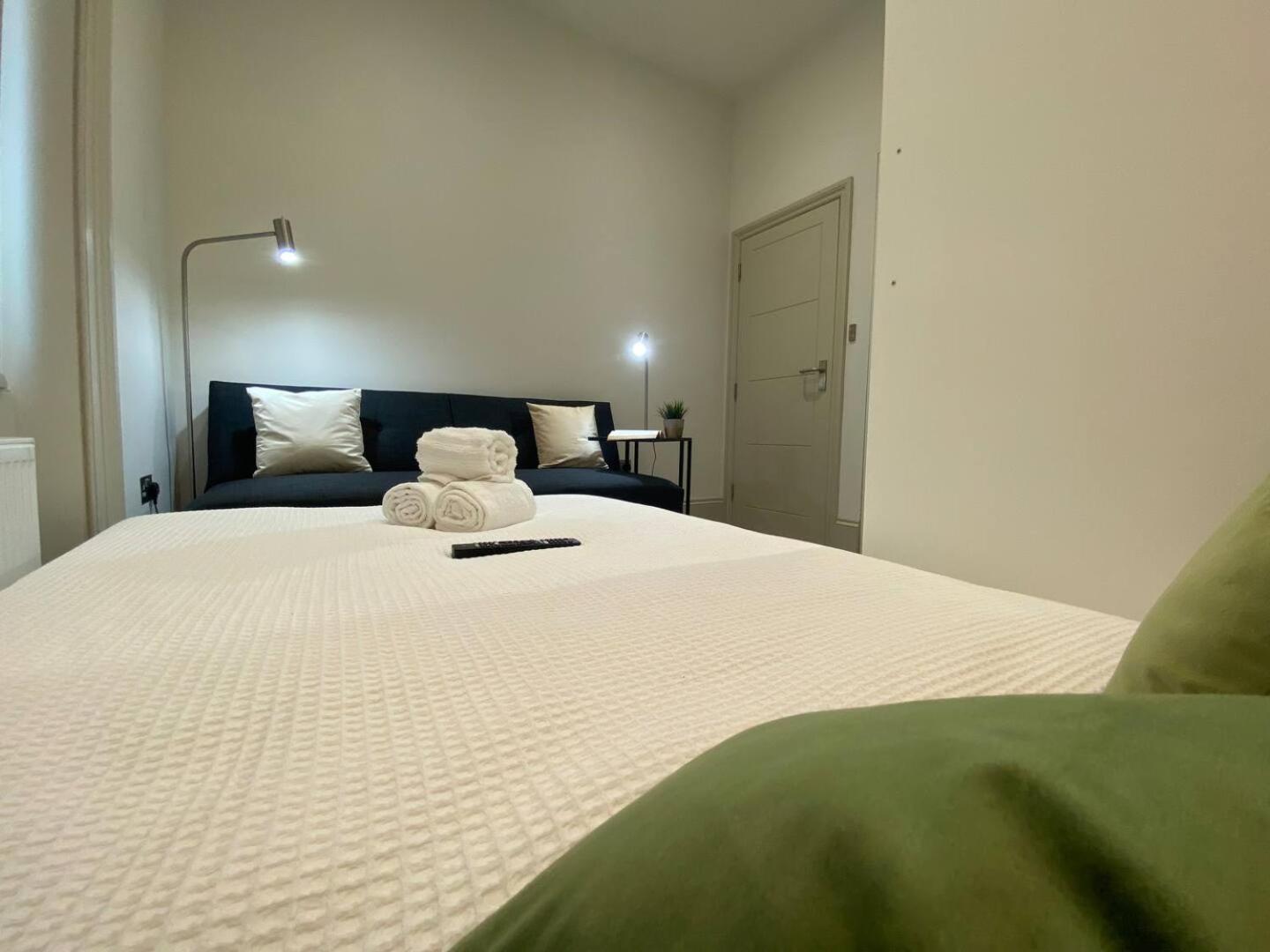 Apt 03 Beachside Beauty Central Studio Steps From Cafes Brighton Bagian luar foto