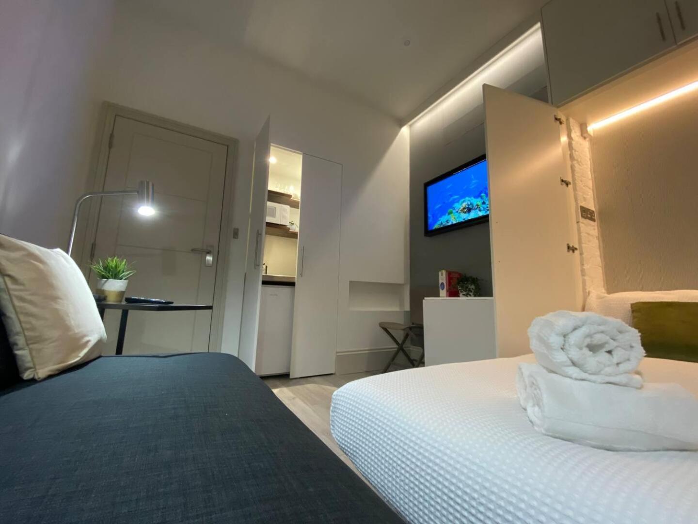 Apt 03 Beachside Beauty Central Studio Steps From Cafes Brighton Bagian luar foto
